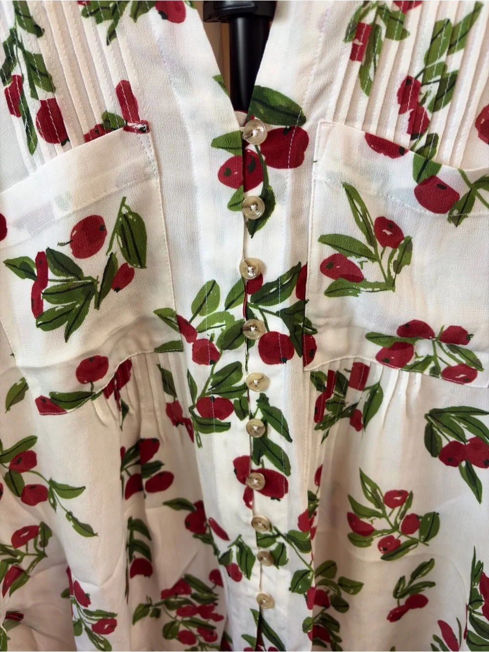 NWT Vera For Anthropologie Cherry-Print Pintuck Button Down Sleeveless Top S-Med - Picture 5 of 14